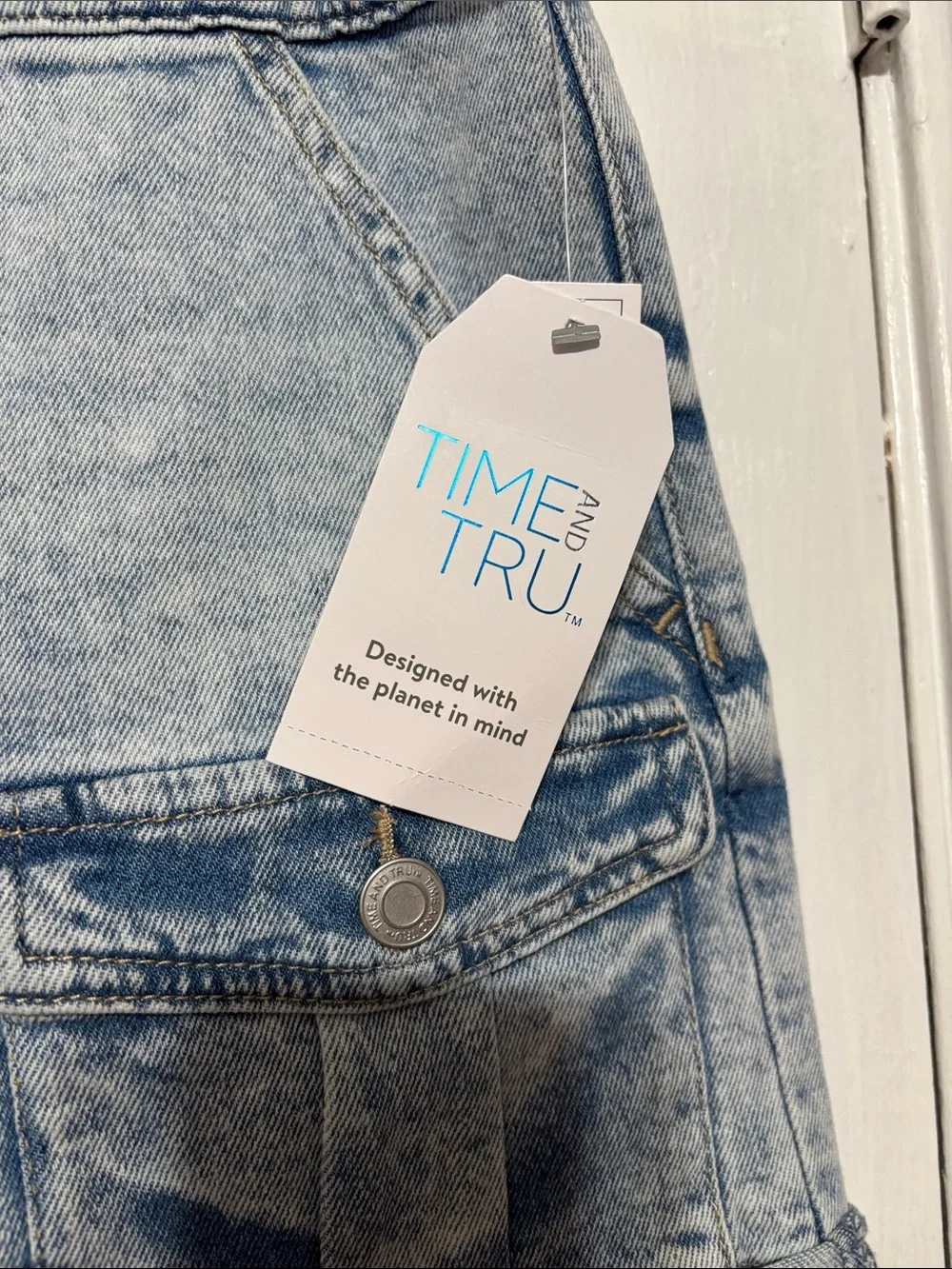 Time and Tru Light Wash Denim Cargo Shorts - Light Blue - Picture 4 of 5